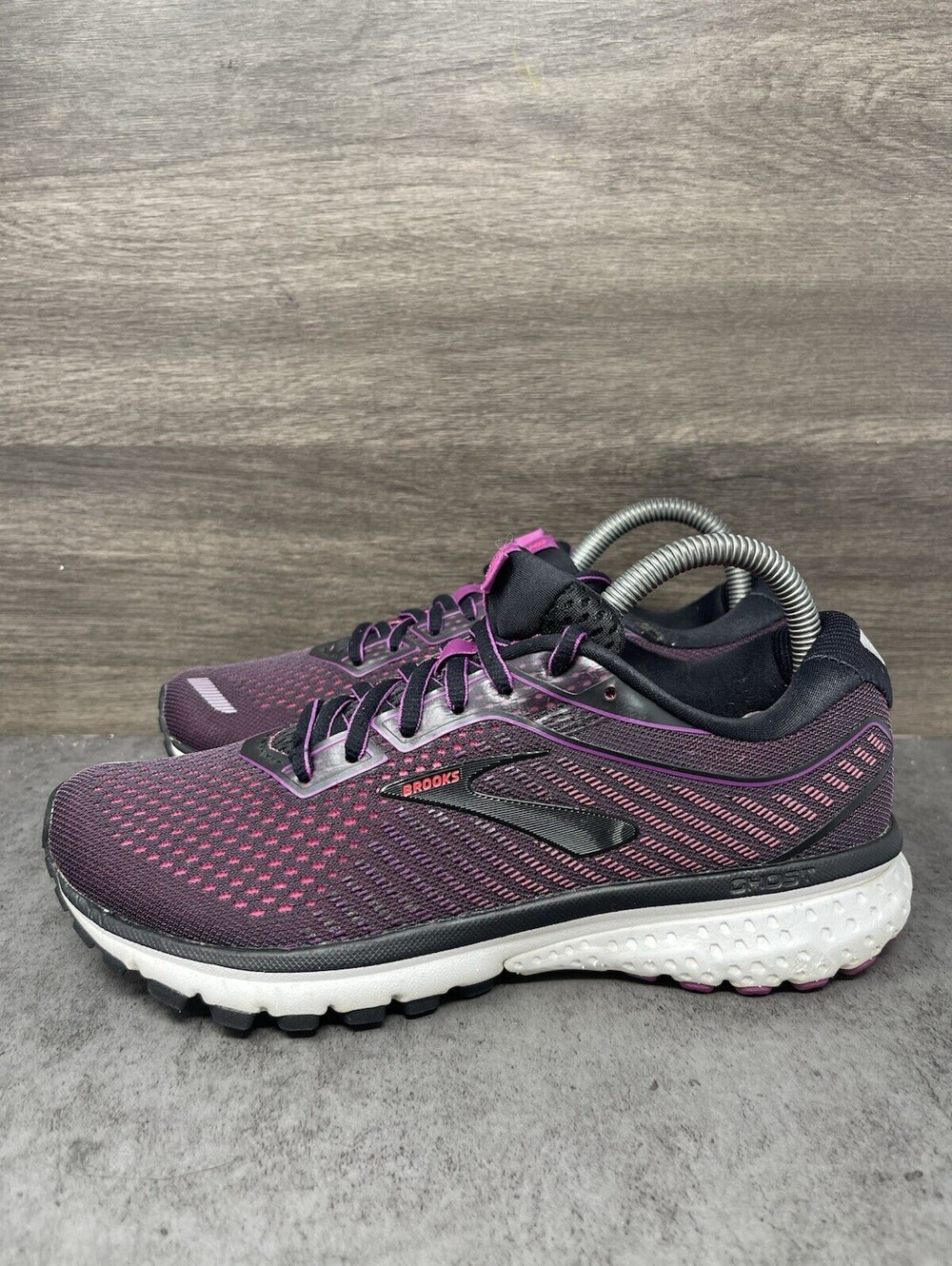 Brooks Ghost 12 Size 7 Womens Black Purple Pink Running Shoes 1203051B063